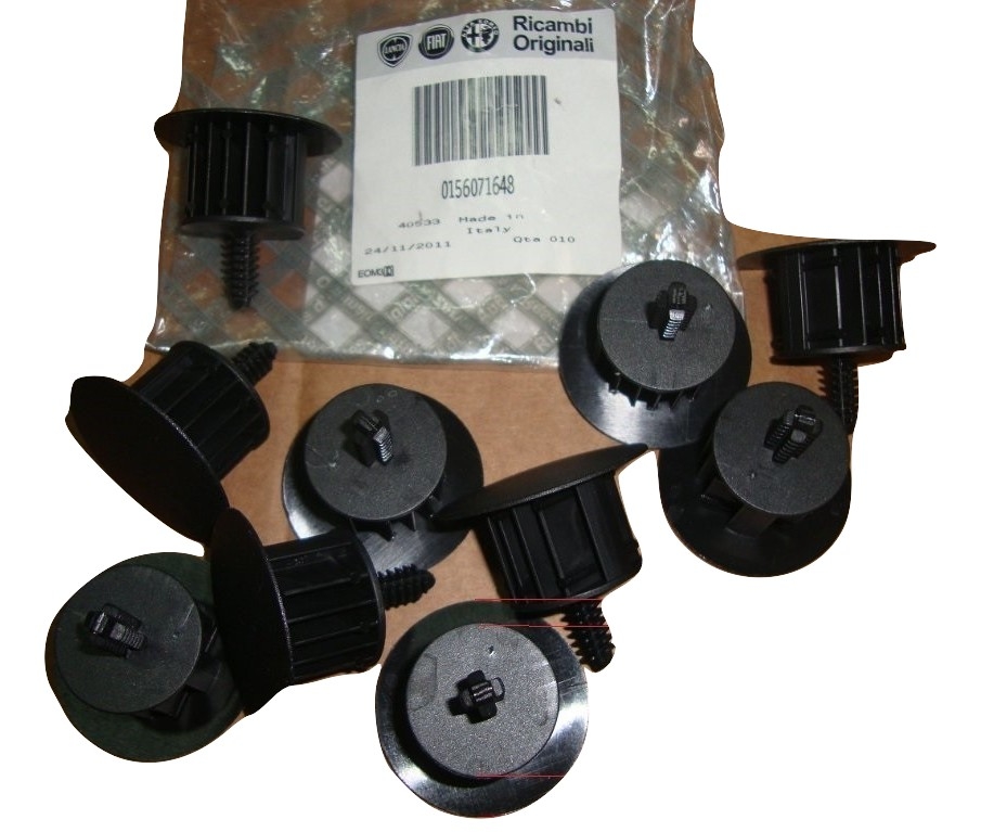 фото №1, Alfa romeo 159 sedan штифт wykł. багажника чорний