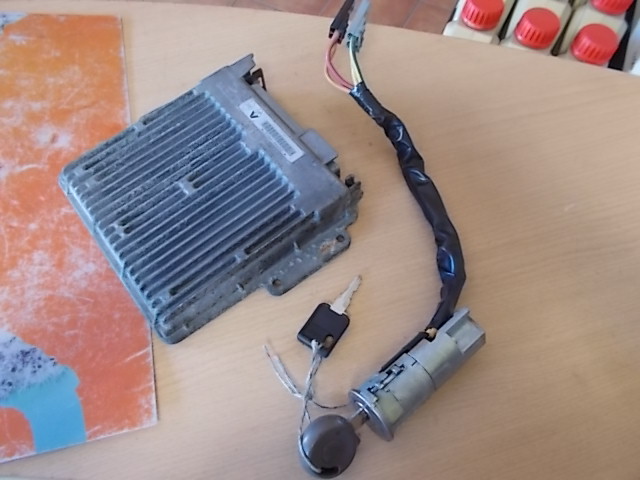 фото №1, Иммобилайзер бортовой компьютер замок зажигания twingo 7700108493