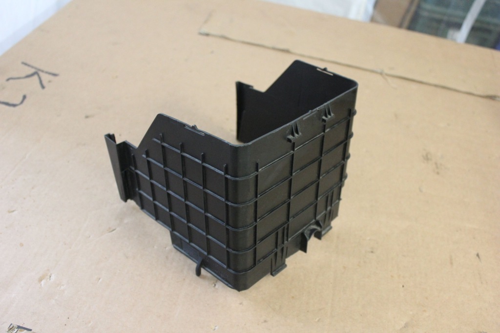 Купить Накладка аккумулятор vw passat cc 3c0915335