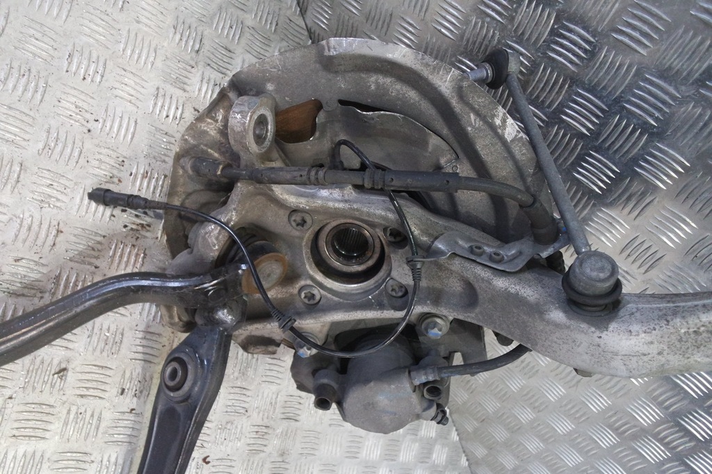 фото №8, Bmw f15 x5 4.0 поворотний кулак перед правий важіль супорт