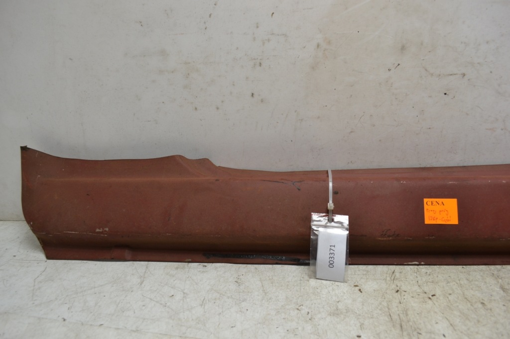 Fiat 126p порог правый  наружный часть задняя Доставка