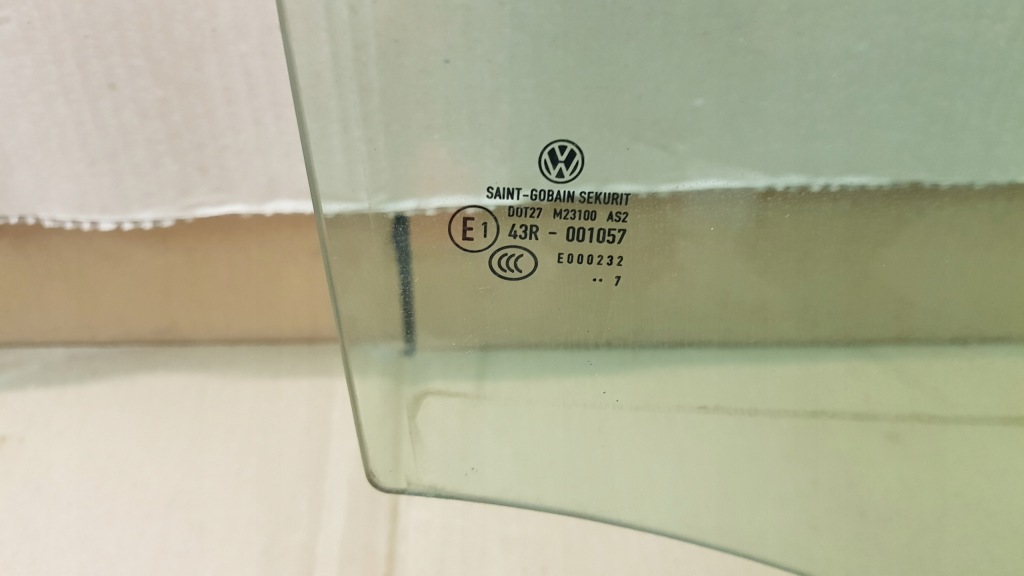 Vw golf plus скло задні правий 2007 Доставка