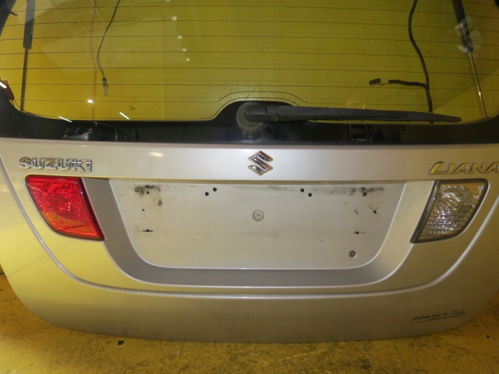 Suzuki liana 01-07 крышка багажника задняя с стекло - без оснащения Киев