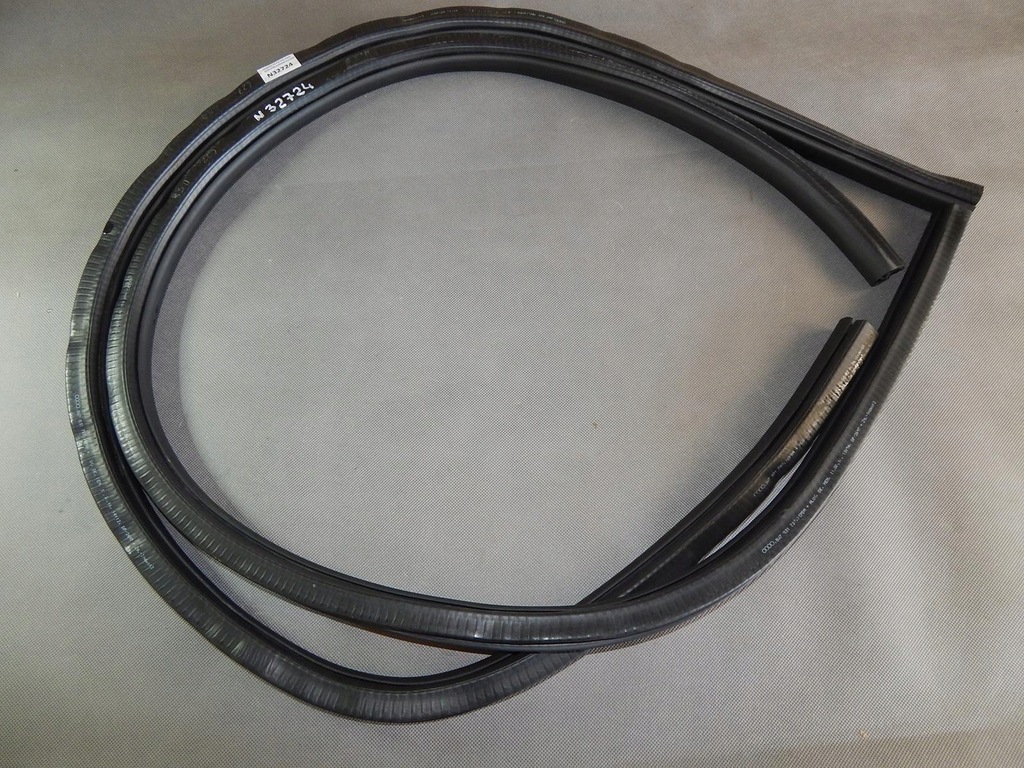 фото №1, Audi a5 f5 прокладка дверь 8w7831707