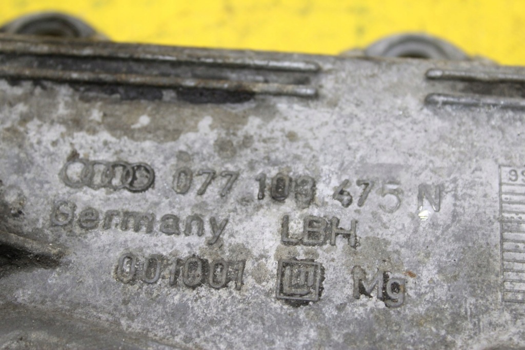 фото №5, Кришка клапанів 4.2b a8 d2 310km aqf 077103475n