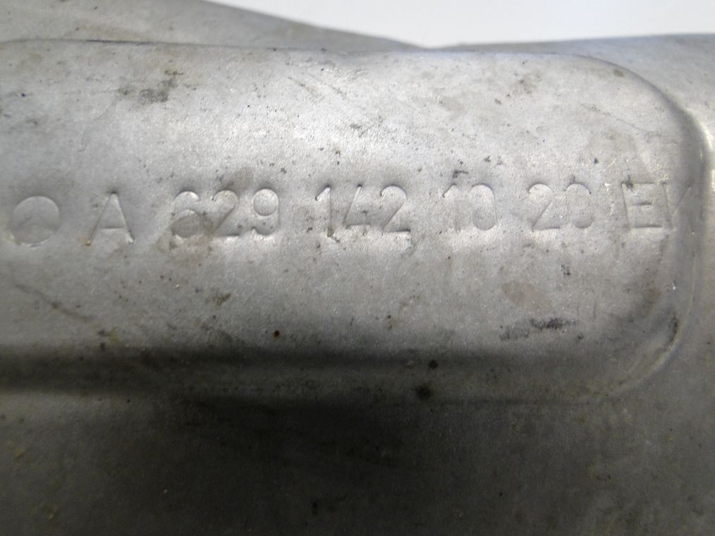 Mercedes om 629 защита коллектор правая a6291421020 Недорого