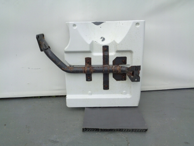 Mercedes axor крыло подкрылок левая правое в Украине