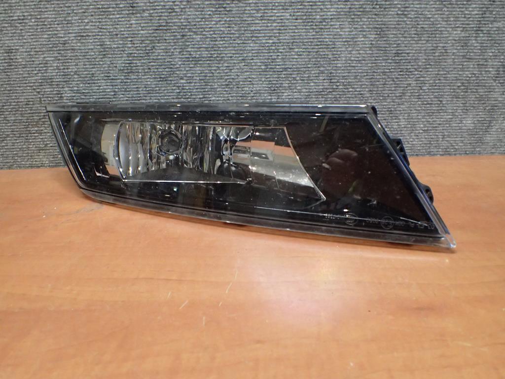 фото №1, Противотуманная фара левый skoda superb iii 015-