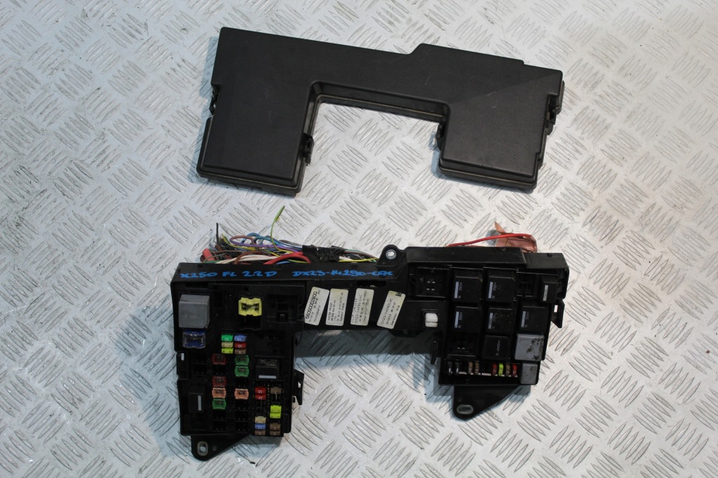 фото №1, Коробка предохранителей корпус jaguar xf x250 lift