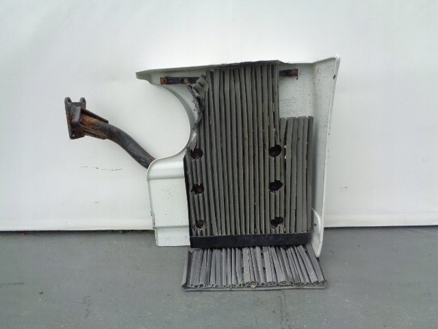 Mercedes axor крыло подкрылок левая правое Оригинал