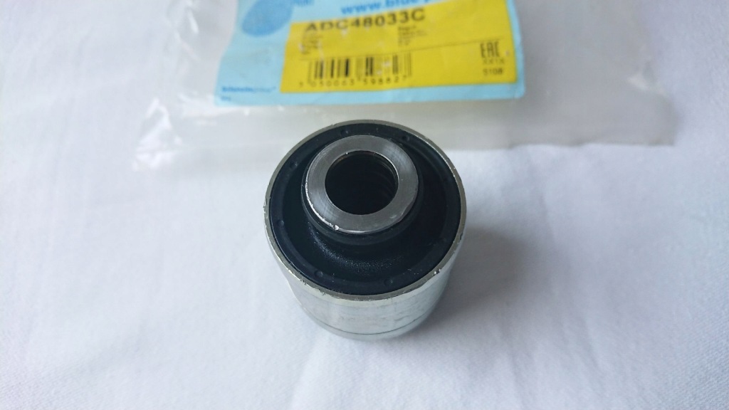 Втулка важеля заднього в Україні