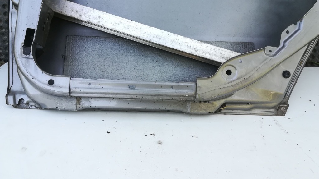 Купити Audi a6 c5 allroad двері правий задня обшивка ly7l