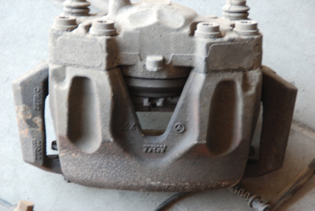 фото №4, Mercedes e klasa w212 супорт гальмівний перед