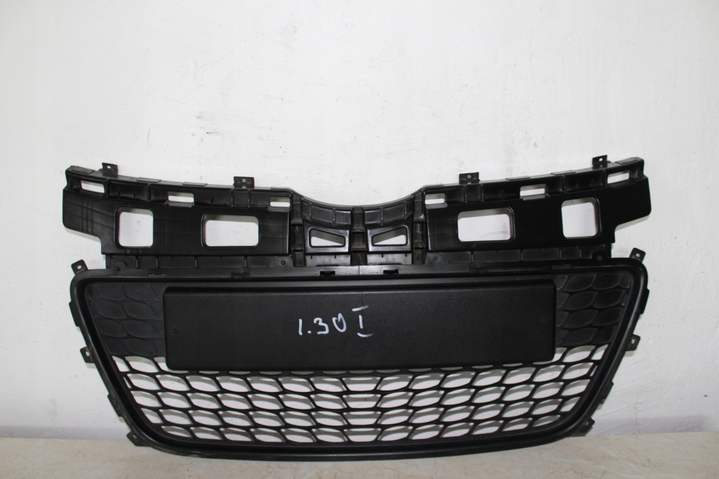 Купить Решётка бампера hyundai 1 30 1 07-10 r