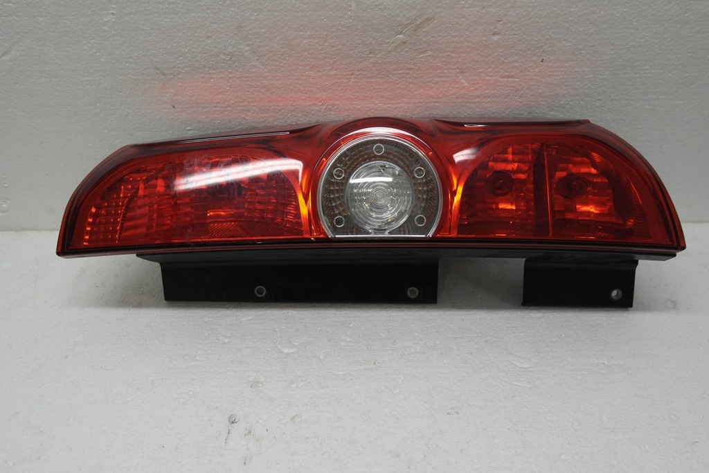 фото №1, Лампа задняя fiat doblo ii оригинал комплектная правая