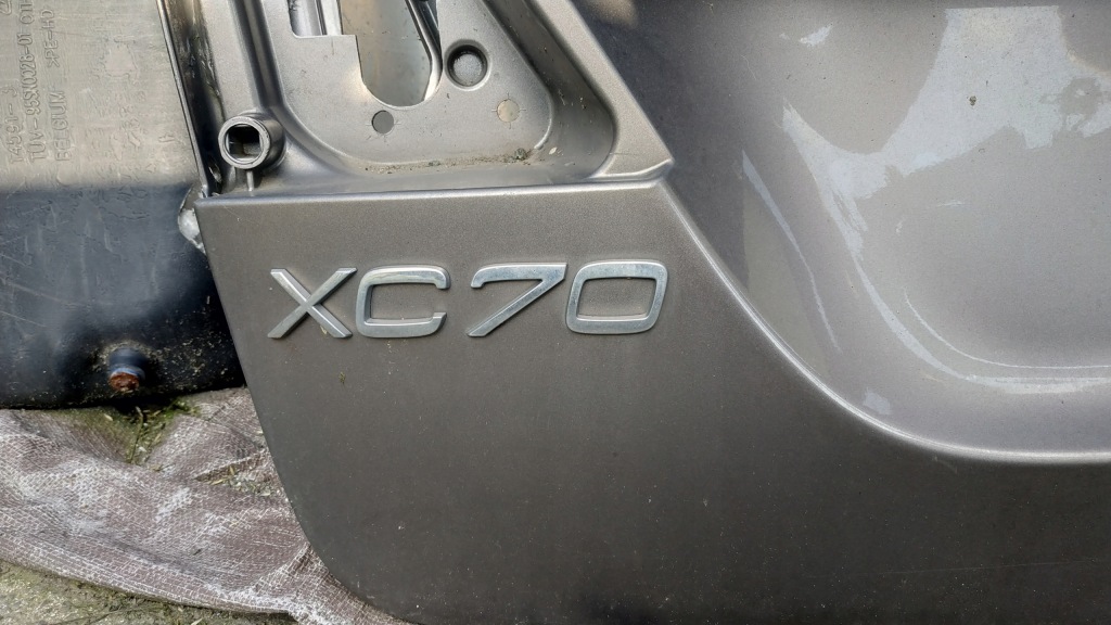 фото №3, Volvo v70 xc70 - крышка багажника задняя задняя эмблема жгут