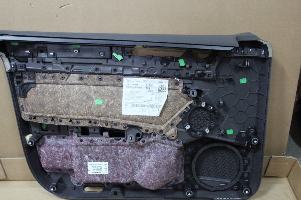 фото №4, Обивка дверь перед правое vw arteon dynaudio