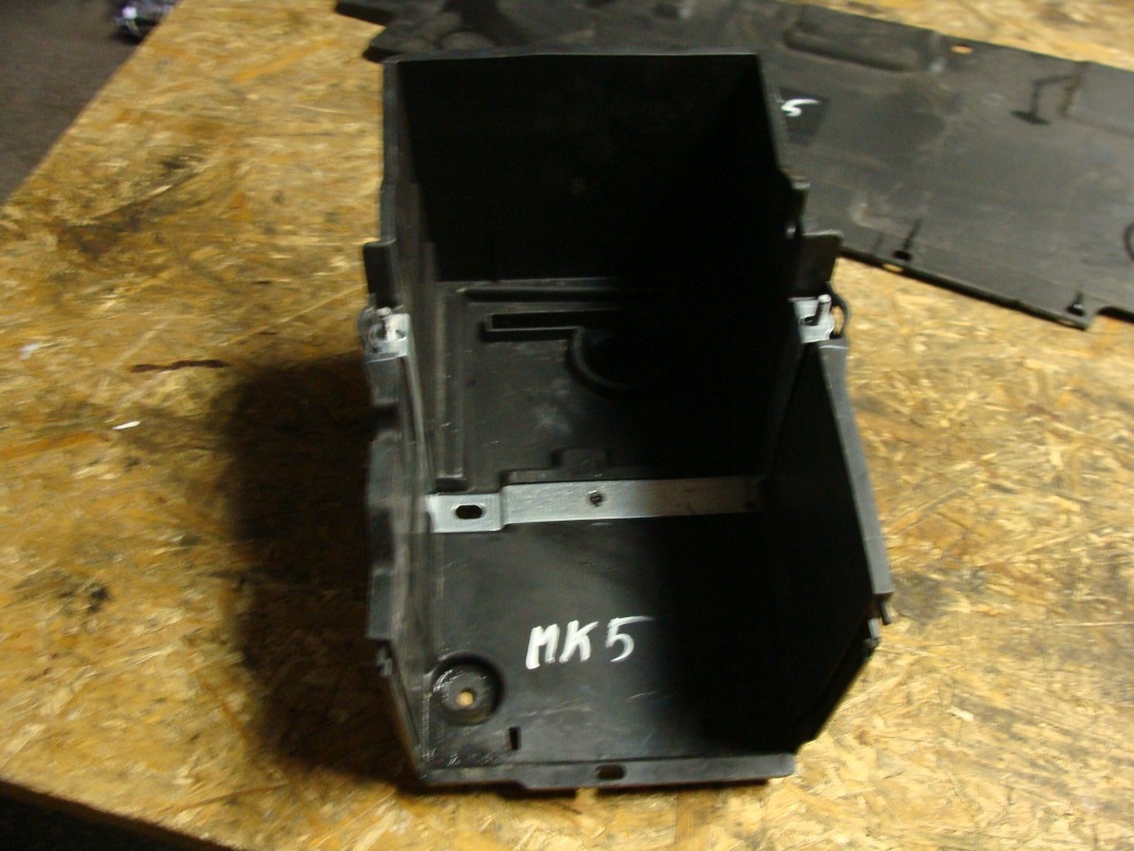 Купить Корпус аккумулятор ford mondeo mk5 am51-10723-ac