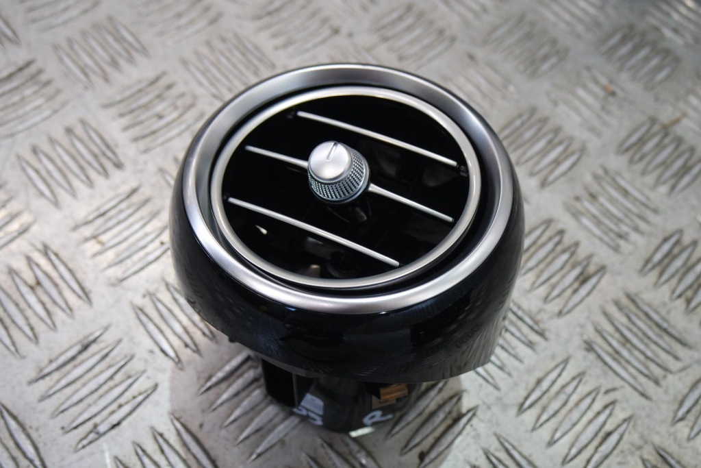 фото №1, Решётка обдув mercedes w205 w253 a2058304104