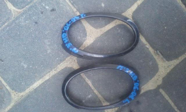 фото №1, Mazda 3 hb 2006-2008 рамка противотуманной фары левая