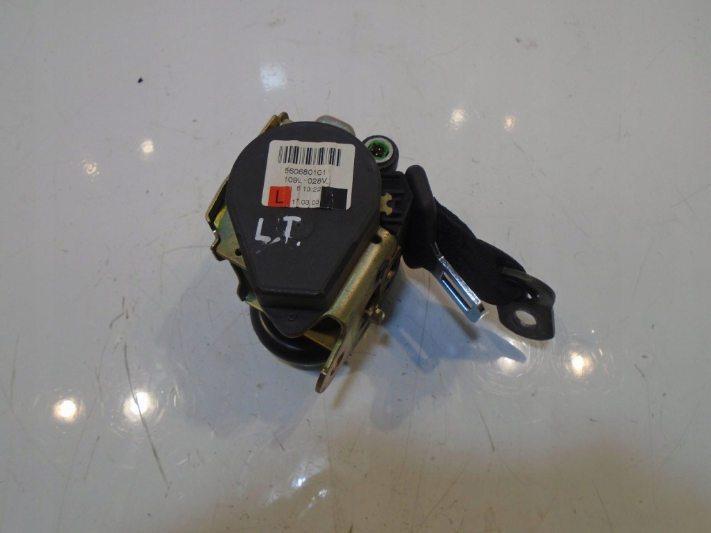 Купить Ремень левый задний  mercedes w168 560680101