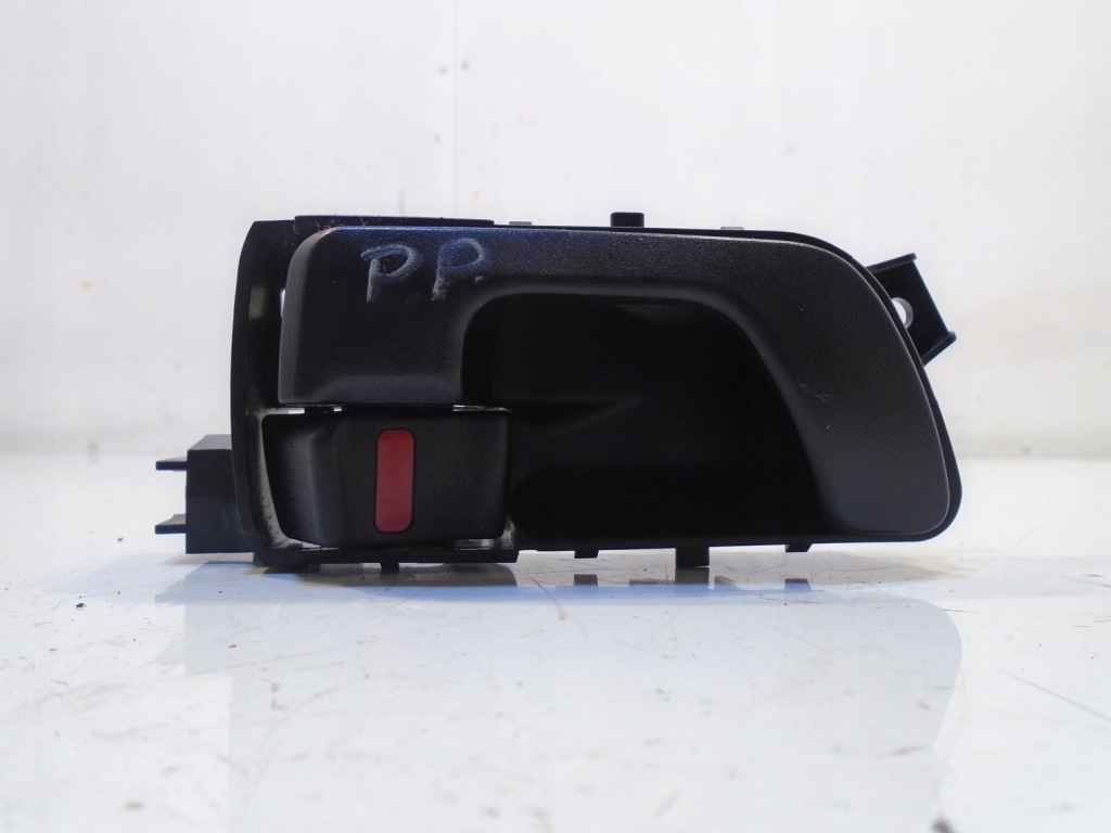 Купить Ручка внутренняя правый перед/зад pinin mr393472